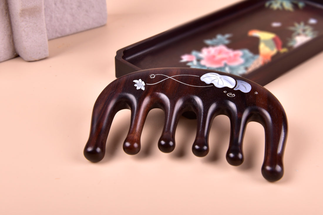 Choosing the Right Comb for Your Hair: Deciphering Between Wide-Tooth Combs and Regular Hair Combs