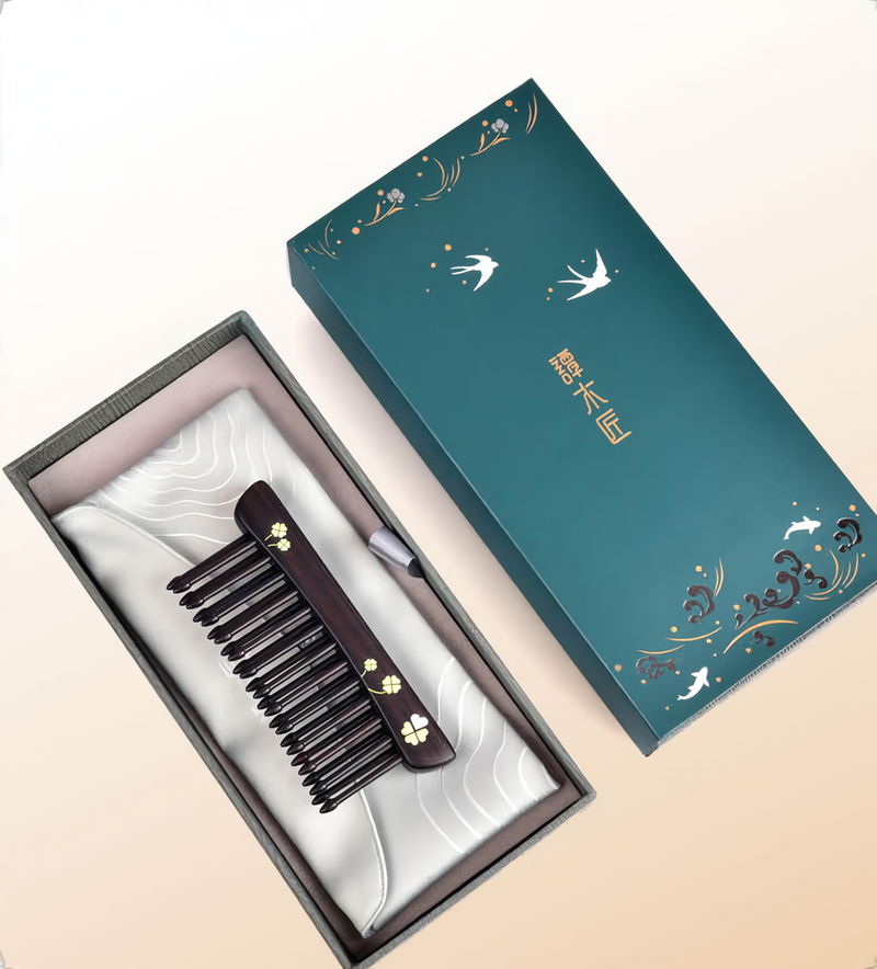 Four Leaf Clover Comb