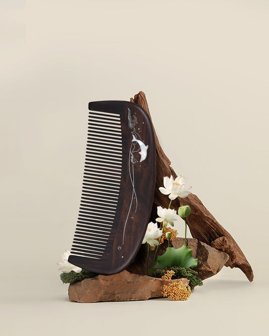 Seashell Dolphin Wooden comb