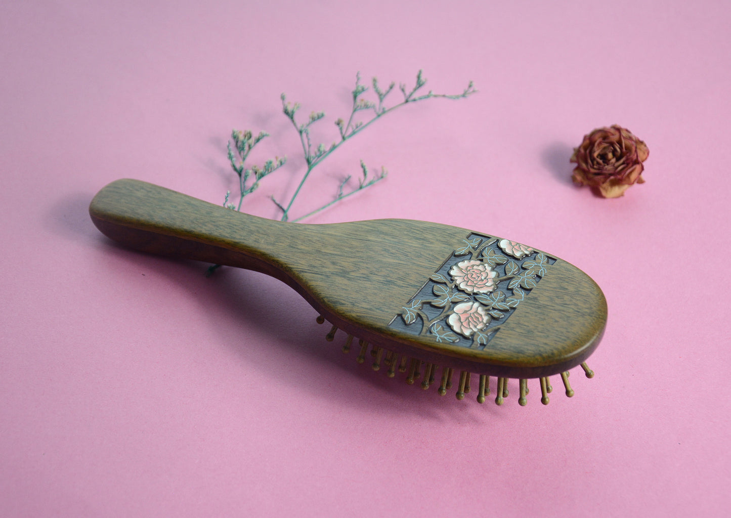 Brosse à cheveux en bois avec motif de rose 3D