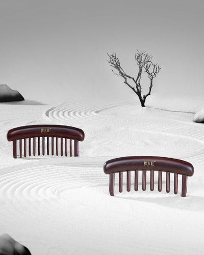 Plastic Combs vs Wooden Combs: Which Scalp Massage Comb Is Better for You?