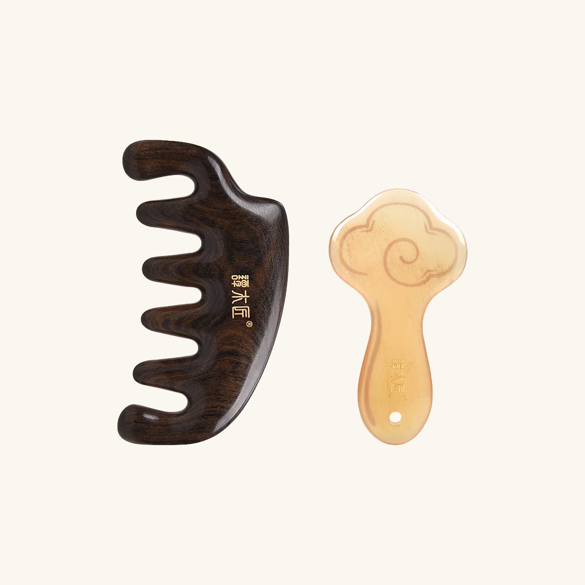 Auspicious Journey | Lacquer Art Chacate Preto & White Horn Massage Comb Set