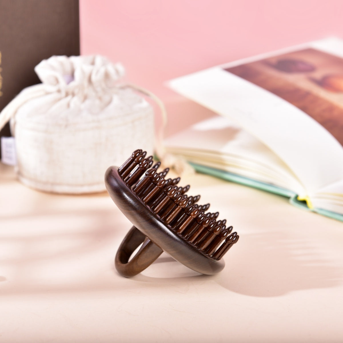 Round Shape Tooth-Inserted Handheld Scalp Massager