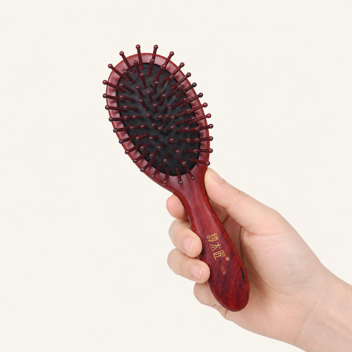 Brosse à poils de chat orange