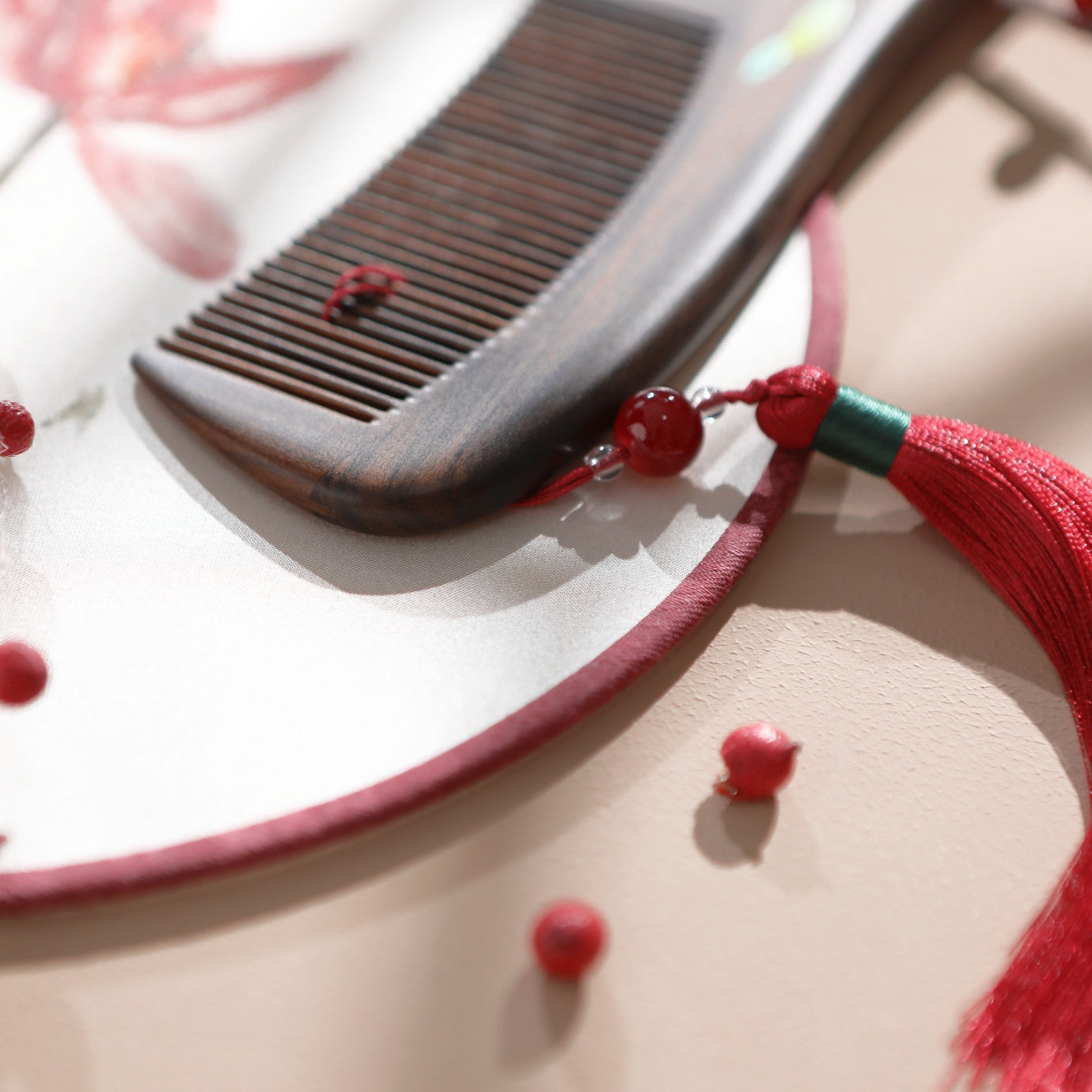Koi Carp Wooden Comb – Tan Mujiang