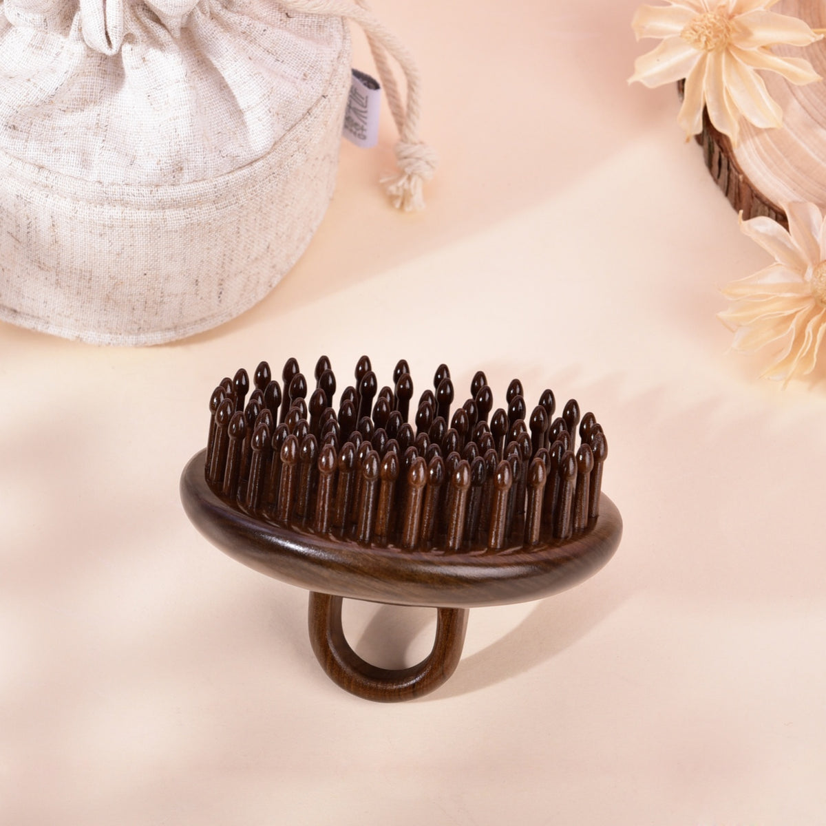 Round Shape Tooth-Inserted Handheld Scalp Massager