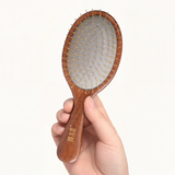 Brosse à cheveux en bois de hêtre certifié FSC avec picots métalliques