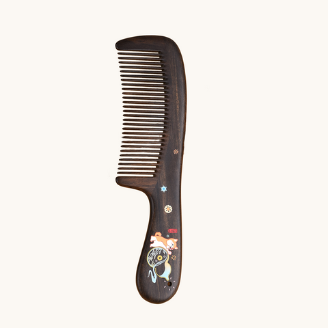 Peigne en bois pour chien mignon