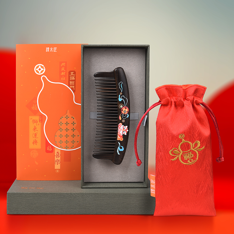 Lion Pattern Wood Comb