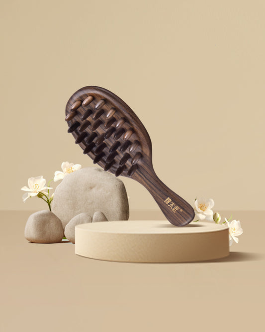 Tooth inserted Wood Hair Brush