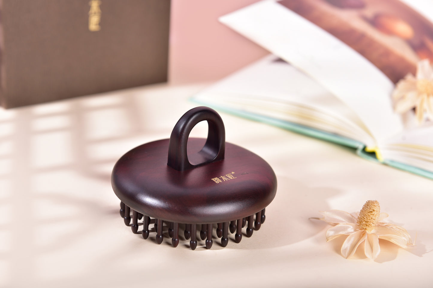 Rosewood Inserted Teeth Handheld Round Brush